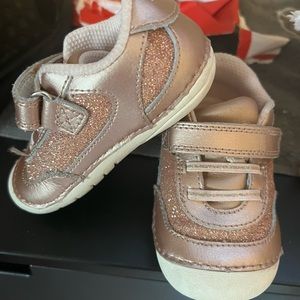 Rose Gold Stride Rite 5.5W soft sneakers